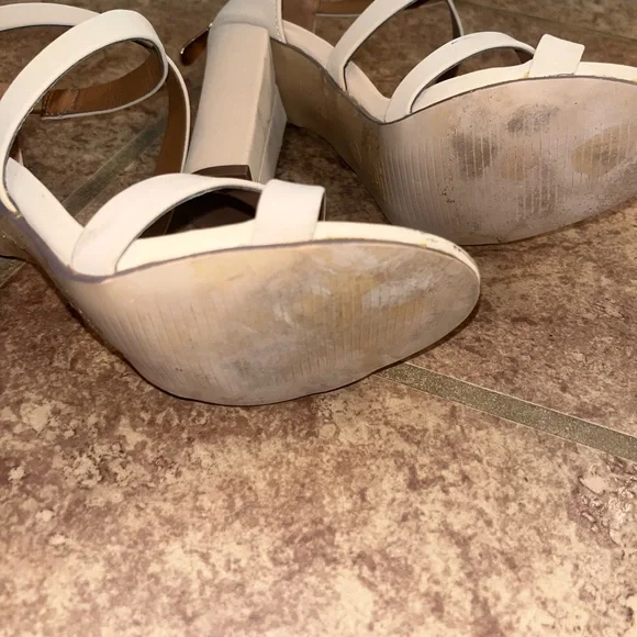 Heels - Picture 3 of 3